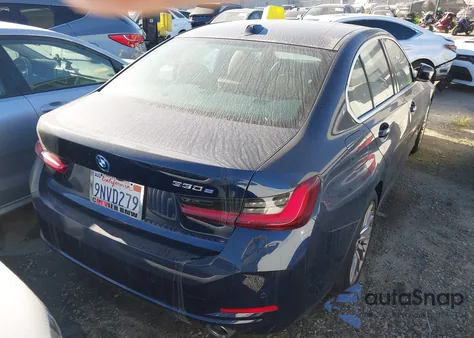 2024 BMW 330E из США, поврежденный, VIN 3MW39FF05R8E83594